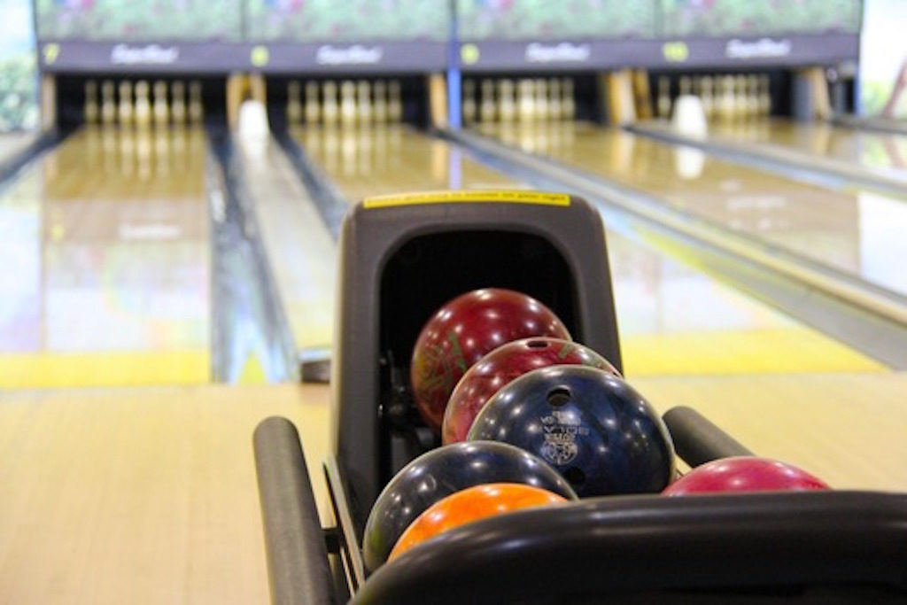 bowling-colorful-bowling-balls-bowling-pin-53115-medium